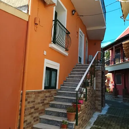 La Casa Nel Vicolo By Guestcorfu * Κυνοπιάστες